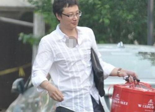 演员杨童舒生活写真照,优雅与魅力的完美演绎