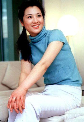 何京个人资料,才华横溢的青年才俊，多领域成就斐然